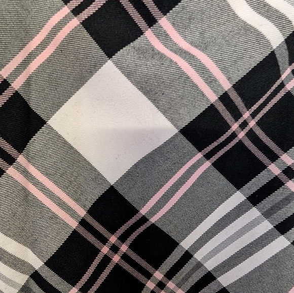 Izod Black and Pink Plaid Mini School Girl Skirt Size 10 - Picture 5 of 6
